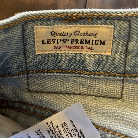 Levi’s Baggy Dad Jeans - Picture 6 of 7